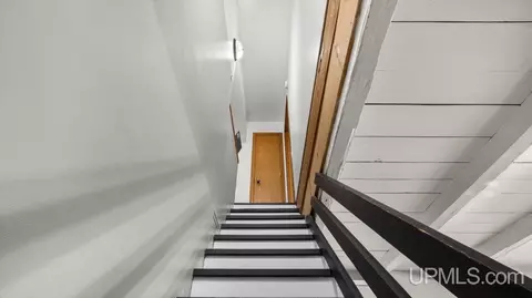 Entry Way - 3774 18th, Escanaba, MI 49829 photo 5 of 8