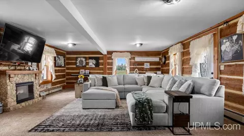 Living - 3774 18th, Escanaba, MI 49829 photo 2 of 3
