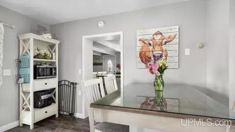Dining - 3774 18th, Escanaba, MI 49829 photo 2 of 2