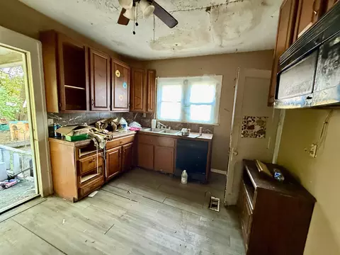 Kitchen - 925 S Ball, Owosso, MI 48867 photo 1 of 1