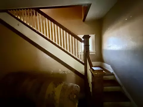 Entry Way - 925 S Ball, Owosso, MI 48867 photo 2 of 3