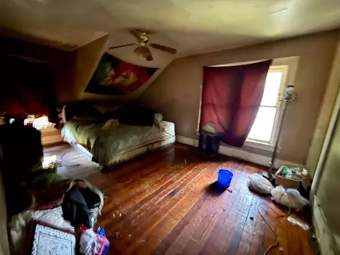 Bedroom - 925 S Ball, Owosso, MI 48867 photo 2 of 2