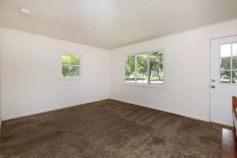 Living - 1002 E Sugnet, Midland, MI 48642 photo 2 of 2