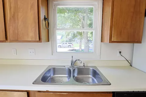 Kitchen - 1002 E Sugnet, Midland, MI 48642 photo 4 of 6