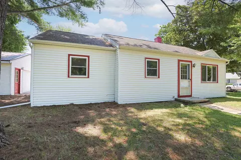 Exterior - 1002 E Sugnet, Midland, MI 48642 photo 3 of 6