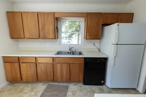 Kitchen - 1002 E Sugnet, Midland, MI 48642 photo 3 of 6