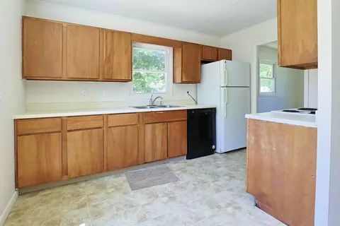 Kitchen - 1002 E Sugnet, Midland, MI 48642 photo 1 of 6