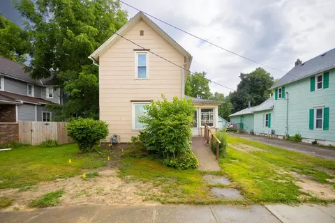 Exterior - 526 E Williams, Owosso, MI 48867 photo 2 of 4