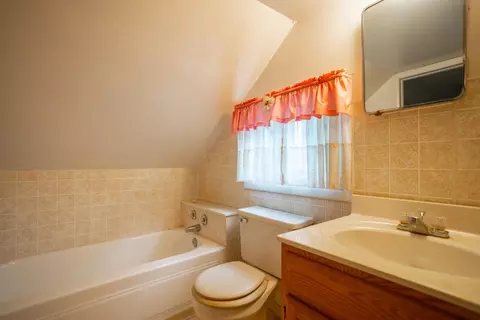 Bath - 526 E Williams, Owosso, MI 48867 photo 3 of 3