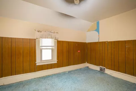Bedroom - 526 E Williams, Owosso, MI 48867 photo 4 of 6
