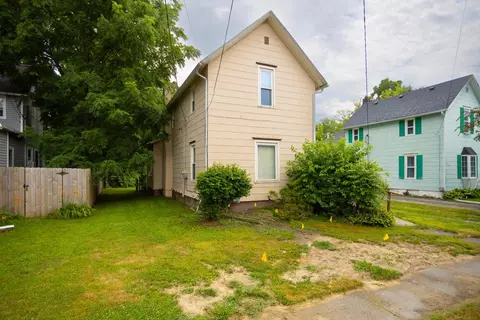 526 E Williams, Owosso, MI 48867