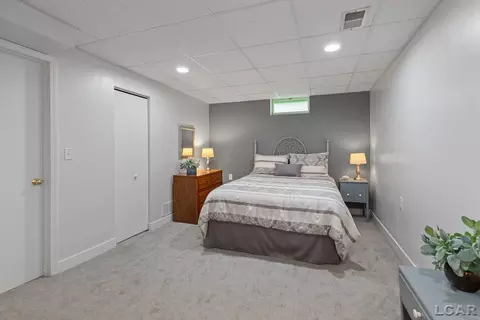 Bedroom - 8070 Wadding, Onsted, MI 49265 photo 6 of 7