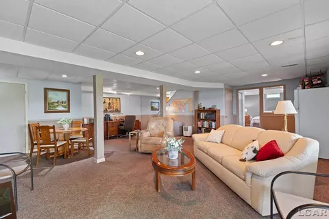 Living - 8070 Wadding, Onsted, MI 49265 photo 6 of 9