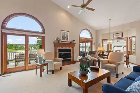 Living - 8070 Wadding, Onsted, MI 49265 photo 3 of 9