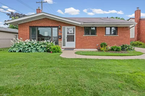 19824 Sussex, Saint Clair Shores, MI 48081
