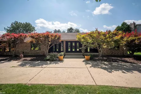 9394 Oakmont Oakmont, Grand Blanc, MI 48439