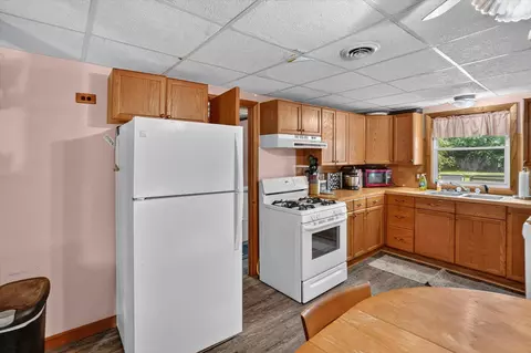 Kitchen - 1966 Phillips, Holt, MI 48842 photo 3 of 3