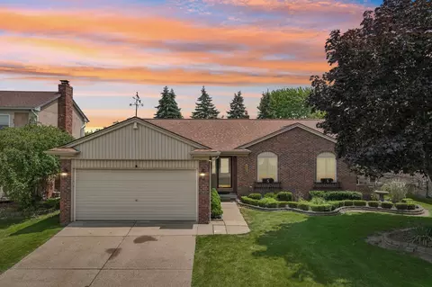 42140 Royal, Clinton Township, MI 48038
