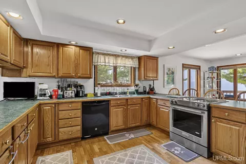5451 Lakeshore, Eagle River, MI 49950 photo 11