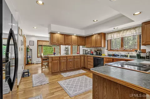 5451 Lakeshore, Eagle River, MI 49950 photo 12