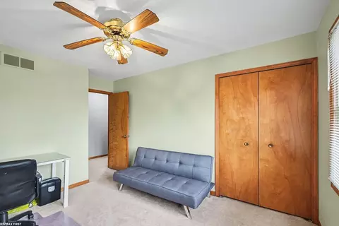 Bedroom - 48103 Greenbriar, Macomb, MI 48044 photo 6 of 10