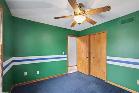 Bedroom - 48103 Greenbriar, Macomb, MI 48044 photo 9 of 10
