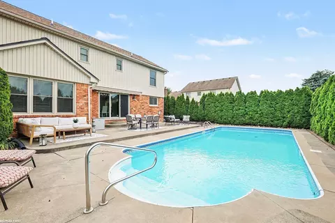Exterior - 48103 Greenbriar, Macomb, MI 48044 photo 8 of 9
