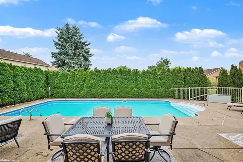 Exterior - 48103 Greenbriar, Macomb, MI 48044 photo 4 of 9