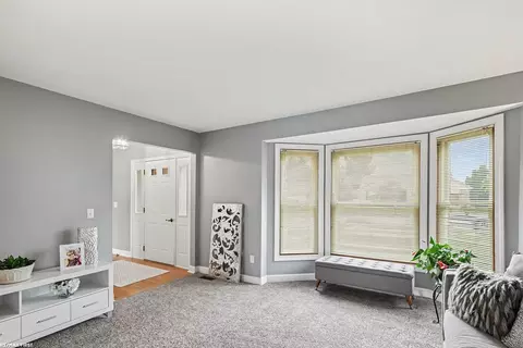Living - 48103 Greenbriar, Macomb, MI 48044 photo 1 of 6