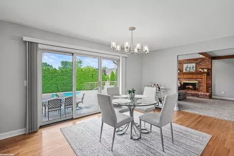 Dining - 48103 Greenbriar, Macomb, MI 48044 photo 3 of 3