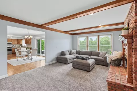 Living - 48103 Greenbriar, Macomb, MI 48044 photo 6 of 6