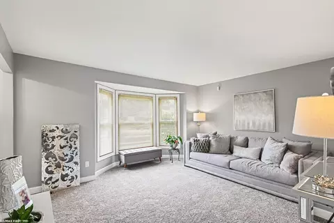 Living - 48103 Greenbriar, Macomb, MI 48044 photo 3 of 6