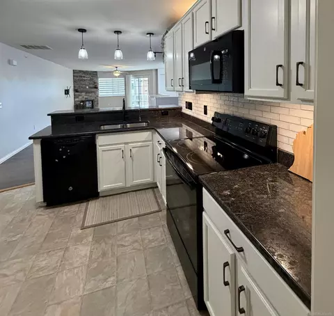 Kitchen - 7013 Boulder Pointe, Washington, MI 48094 photo 4 of 6