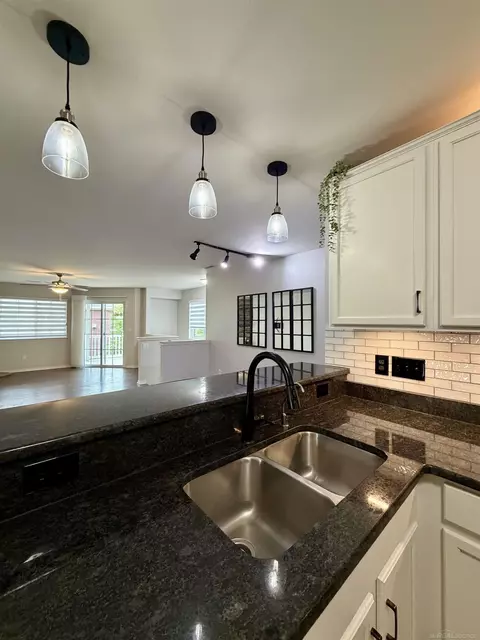 Kitchen - 7013 Boulder Pointe, Washington, MI 48094 photo 3 of 6