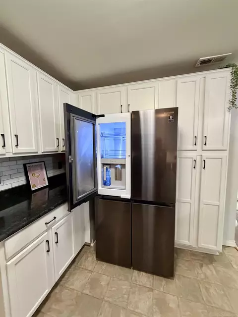 Kitchen - 7013 Boulder Pointe, Washington, MI 48094 photo 6 of 6
