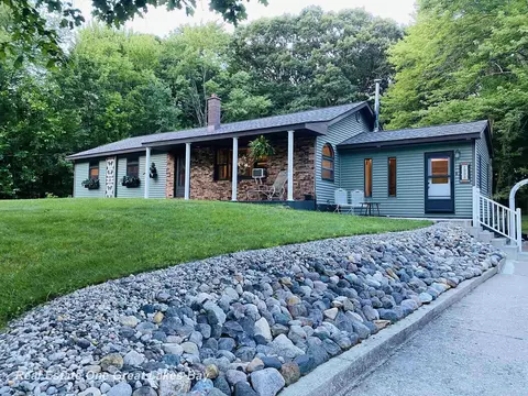 1885 S Erskine, Hemlock, MI 48626