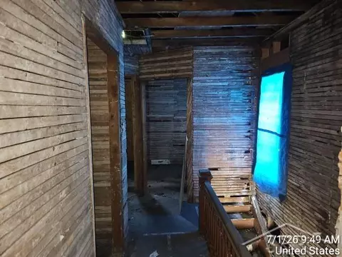 Entry Way - 810 Crapo, Flint, MI 48503 photo 4 of 6