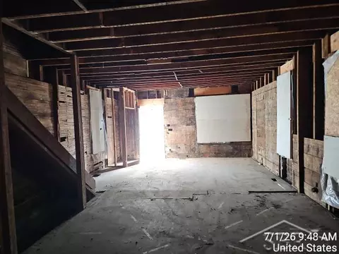 Entry Way - 810 Crapo, Flint, MI 48503 photo 2 of 6