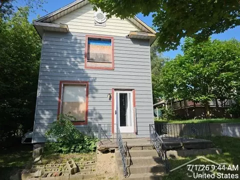 810 Crapo, Flint, MI 48503