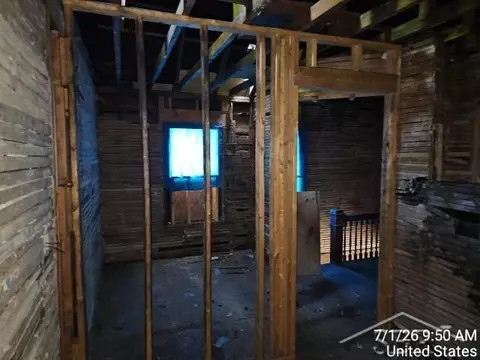 Entry Way - 810 Crapo, Flint, MI 48503 photo 5 of 6