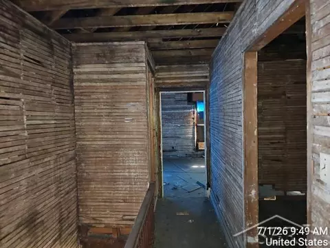 Entry Way - 810 Crapo, Flint, MI 48503 photo 3 of 6