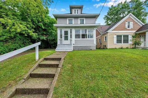 732 Chicago, Lansing, MI 48915