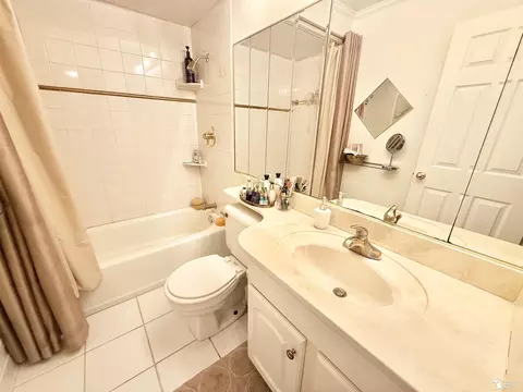 Bath - 623 Leveque, Carleton, MI 48117 photo 1 of 1