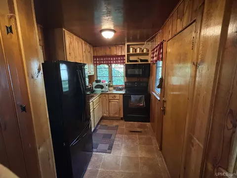 Kitchen - 13290 M-26, Eagle Harbor, MI 49950 photo 1 of 6