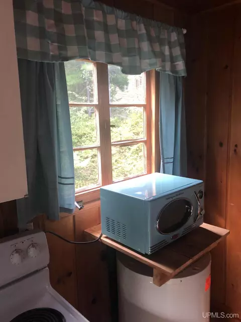 Kitchen - 13290 M-26, Eagle Harbor, MI 49950 photo 3 of 6