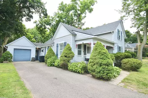 48 W Burdick, Oxford, MI 48371