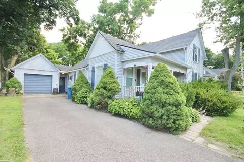 48 W Burdick, Oxford, MI 48371