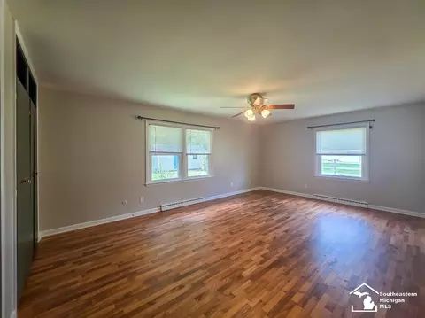 Living - 3414 Caroline, Jackson, MI 49203 photo 5 of 6