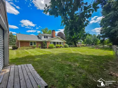 Exterior - 3414 Caroline, Jackson, MI 49203 photo 5 of 6
