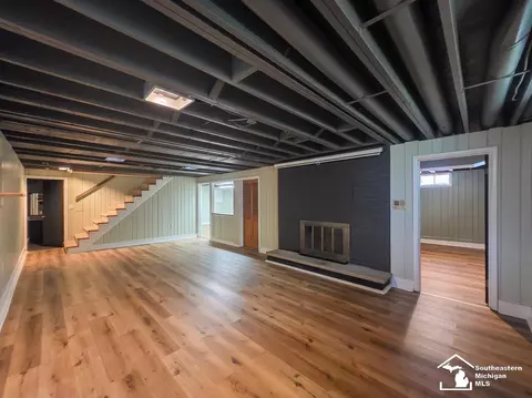 Living - 3414 Caroline, Jackson, MI 49203 photo 6 of 6